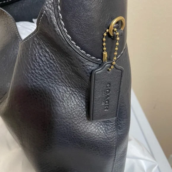 Coach Brooklyn 28 - Picture 3 of 11